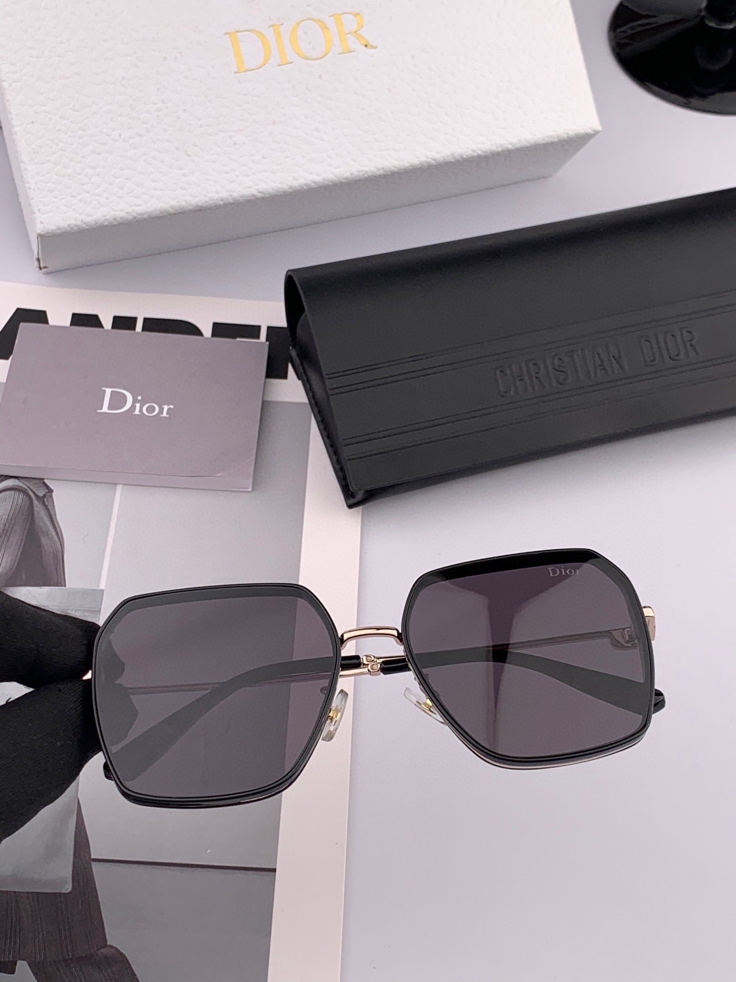 MONTAIGNE SUNGLASS D7635 IN METAL