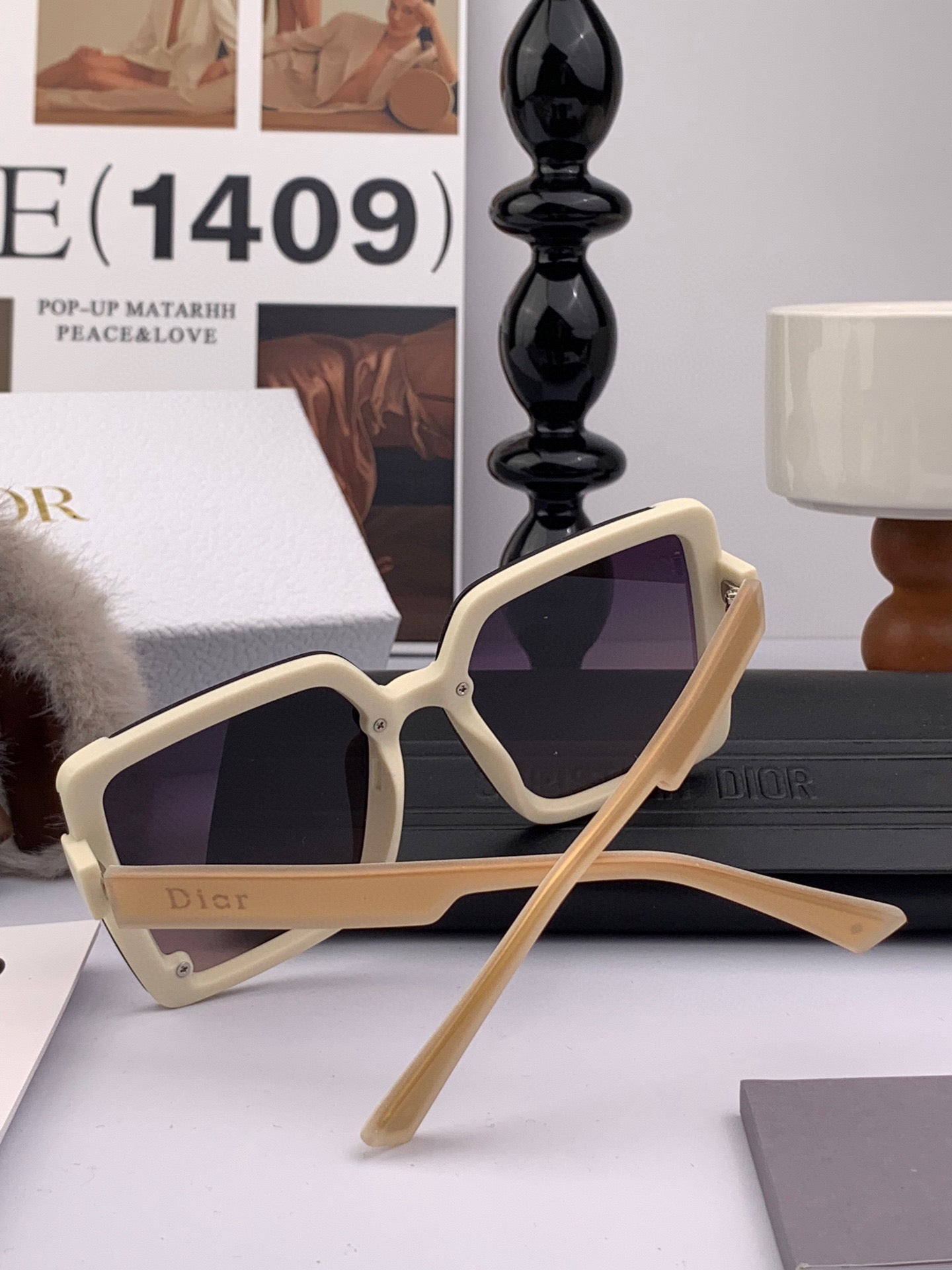 MONTAIGNE SUNGLASS D7191 IN ACETATE
