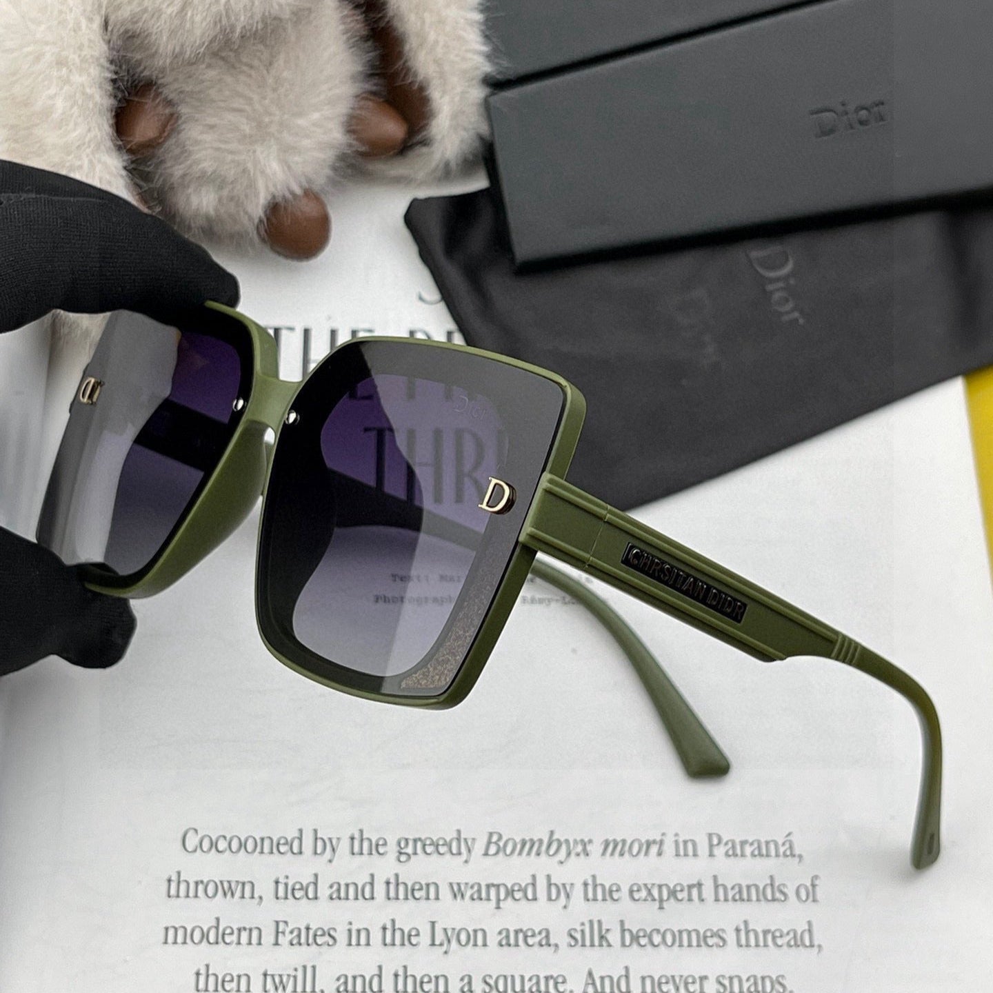 MONTAIGNE SUNGLASS CD1615 IN ACETATE