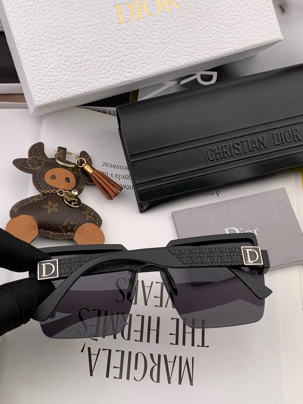 MONTAIGNE SUNGLASS D9805 IN ACETATE