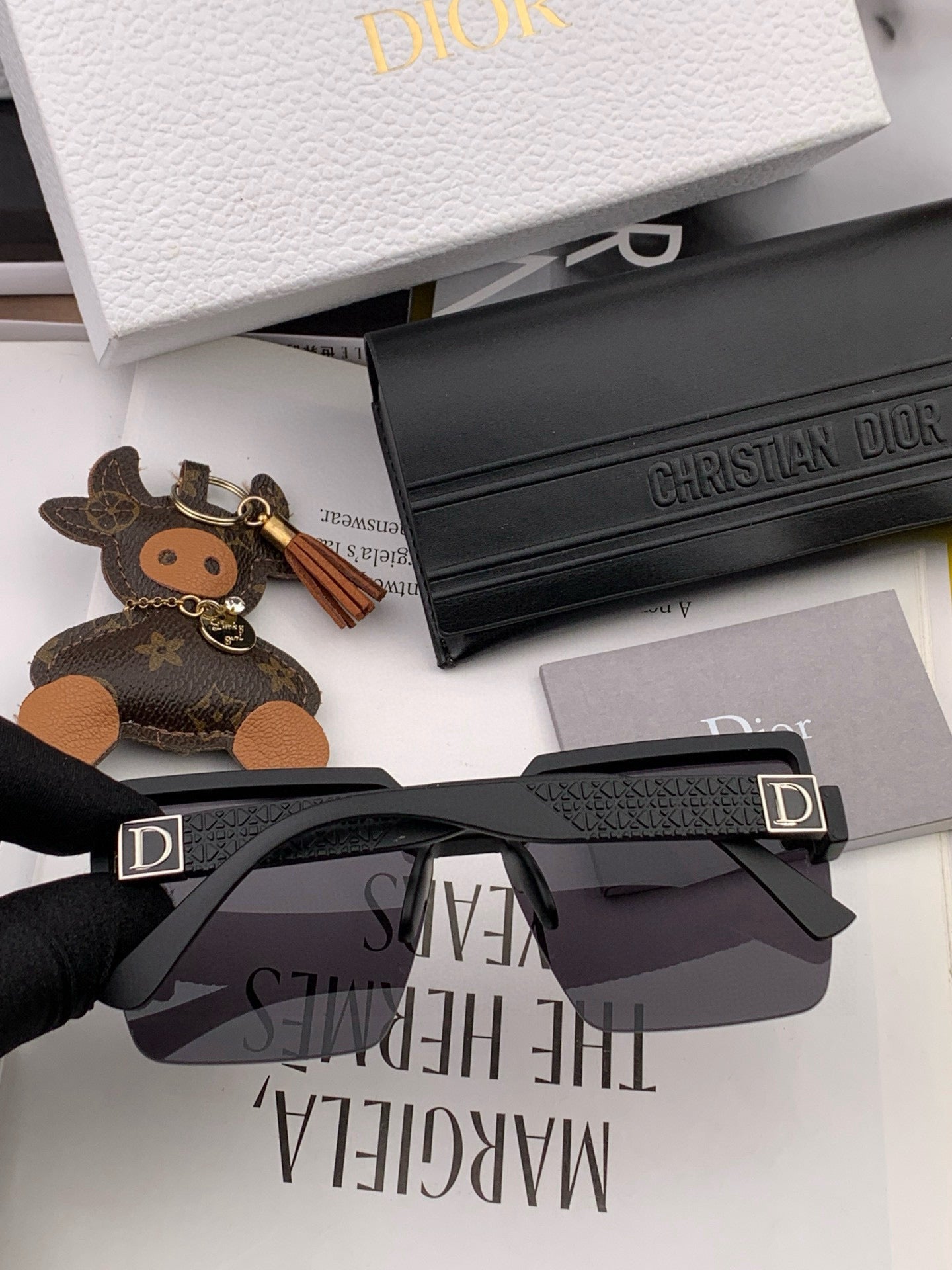 MONTAIGNE SUNGLASS D9805 IN ACETATE