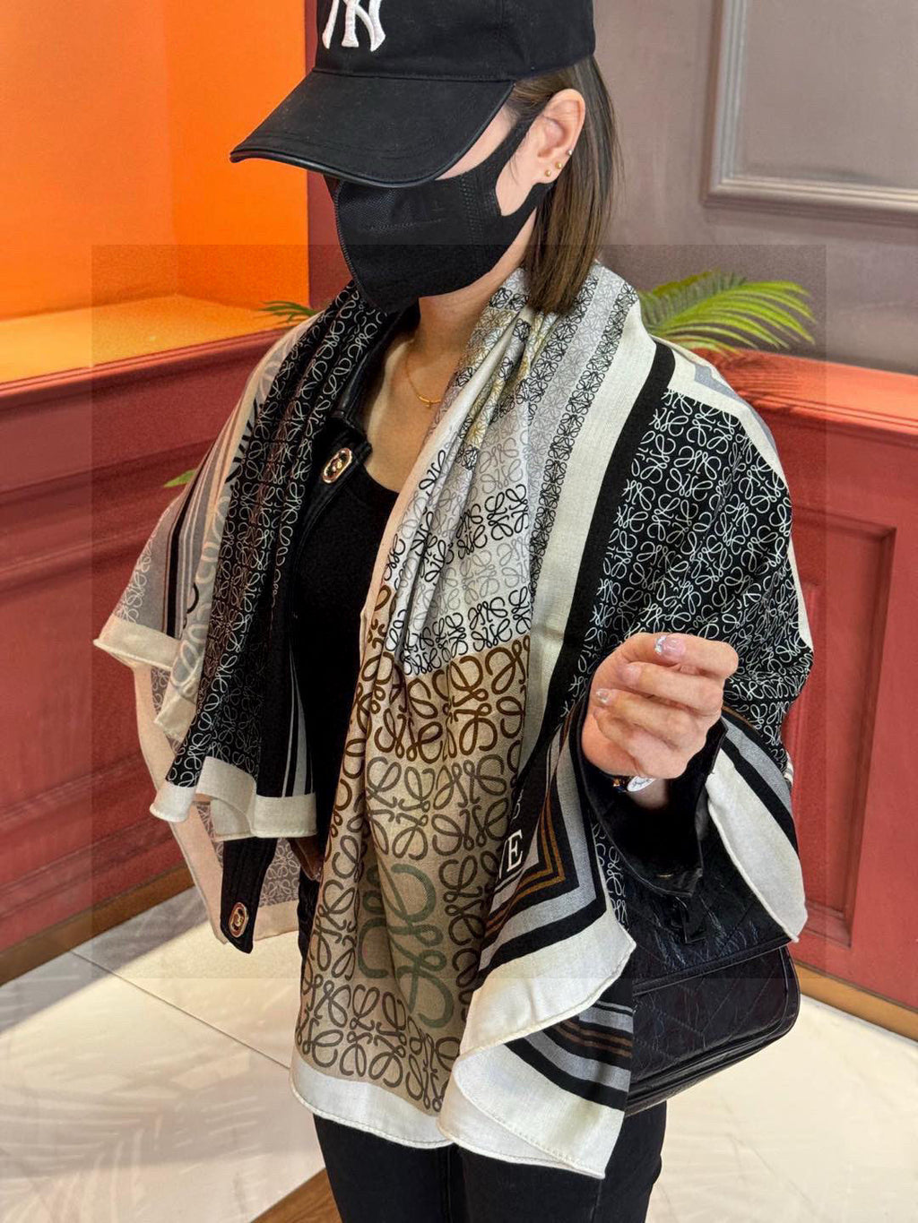 LOEWE 25S SCARF 140 IN CASHMERE SILK 738548