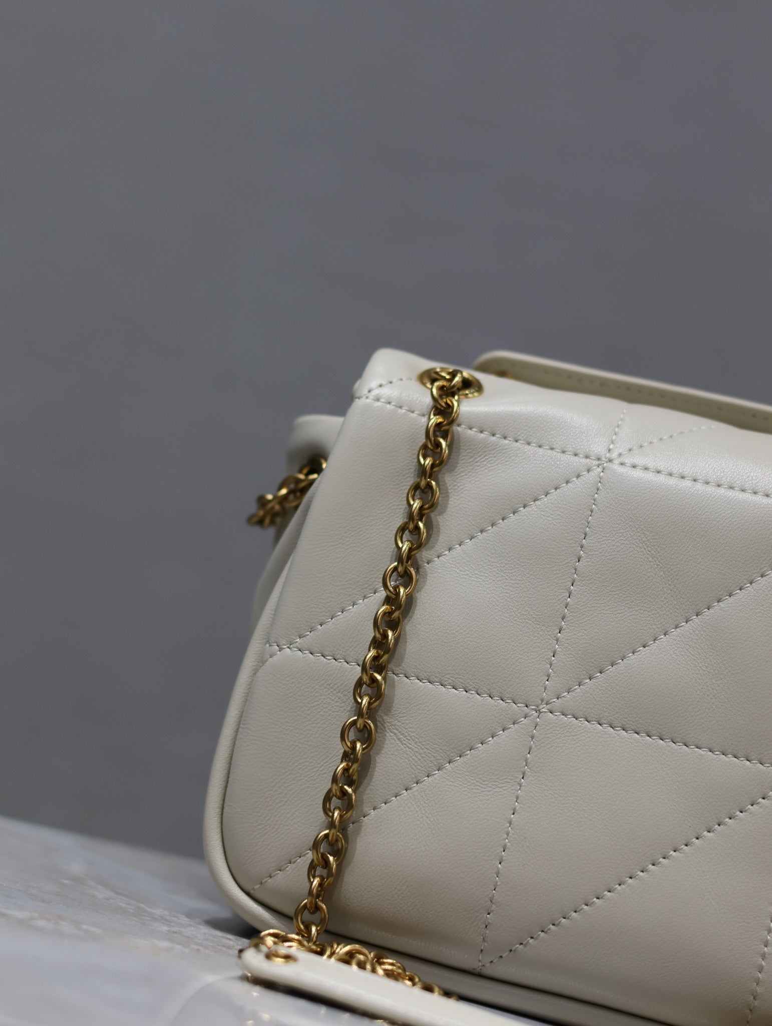 YSL 25S JAMIE MINI 20 IN BLANC VINTAGE LAMBSKIN GOLD HARDWRE