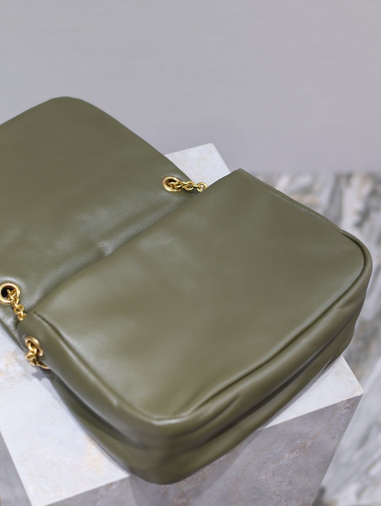 YSL 25S JAMIE 25 IN LIGHT MUSK LAMBSKIN GOLD HARDWRE