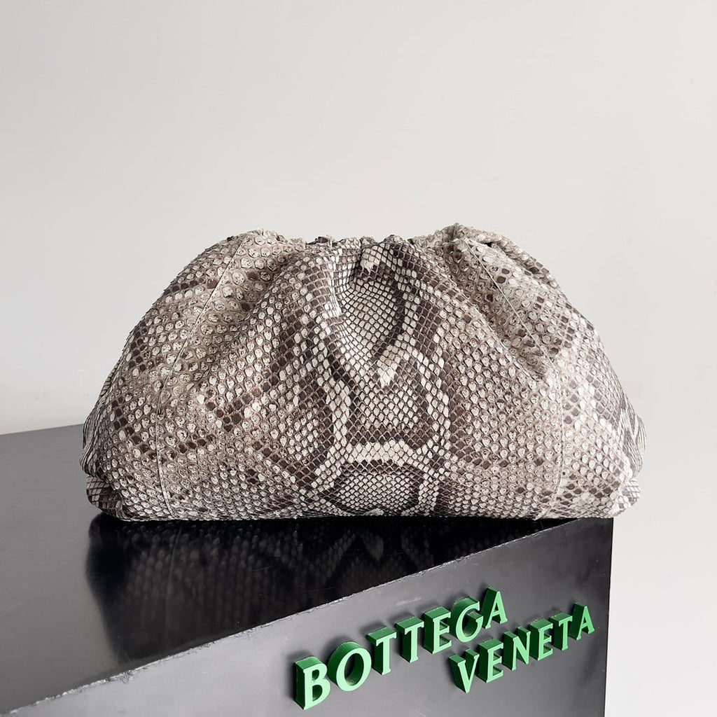 POUCH CLUTCH 38 IN SNAKE PATTERN CALFSKIN