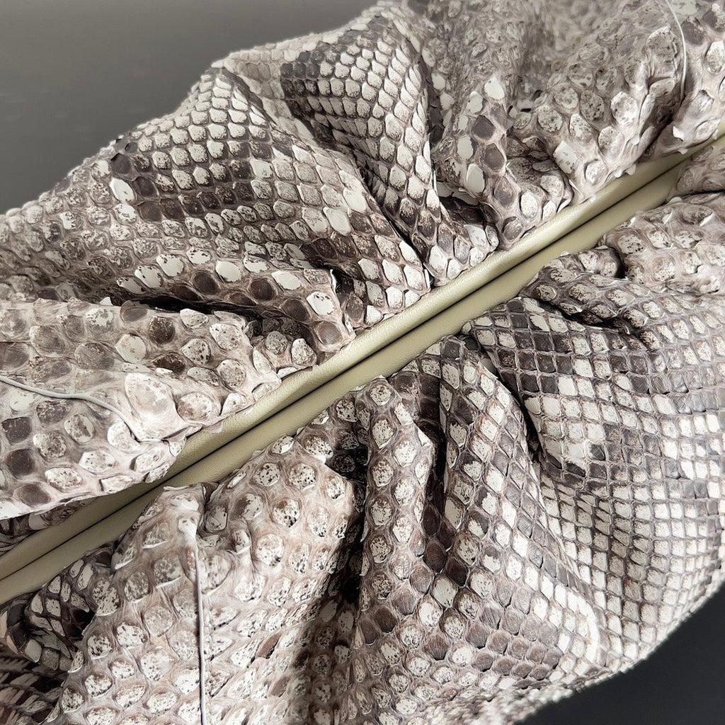 POUCH CLUTCH 38 IN SNAKE PATTERN CALFSKIN