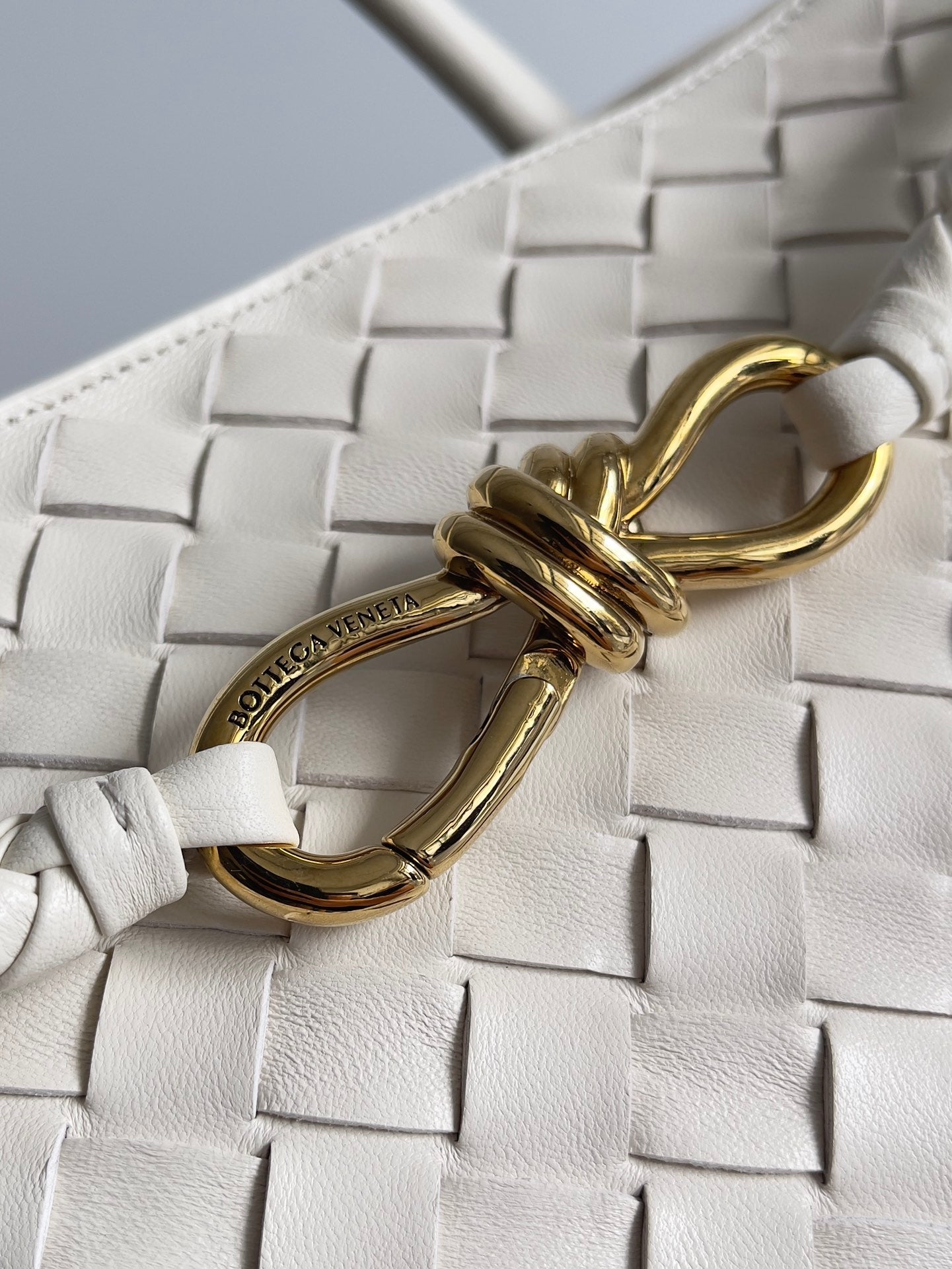 LARGE HANDLE BAG ANDIAMO 45 IN OFF WHITE LAMBSKIN