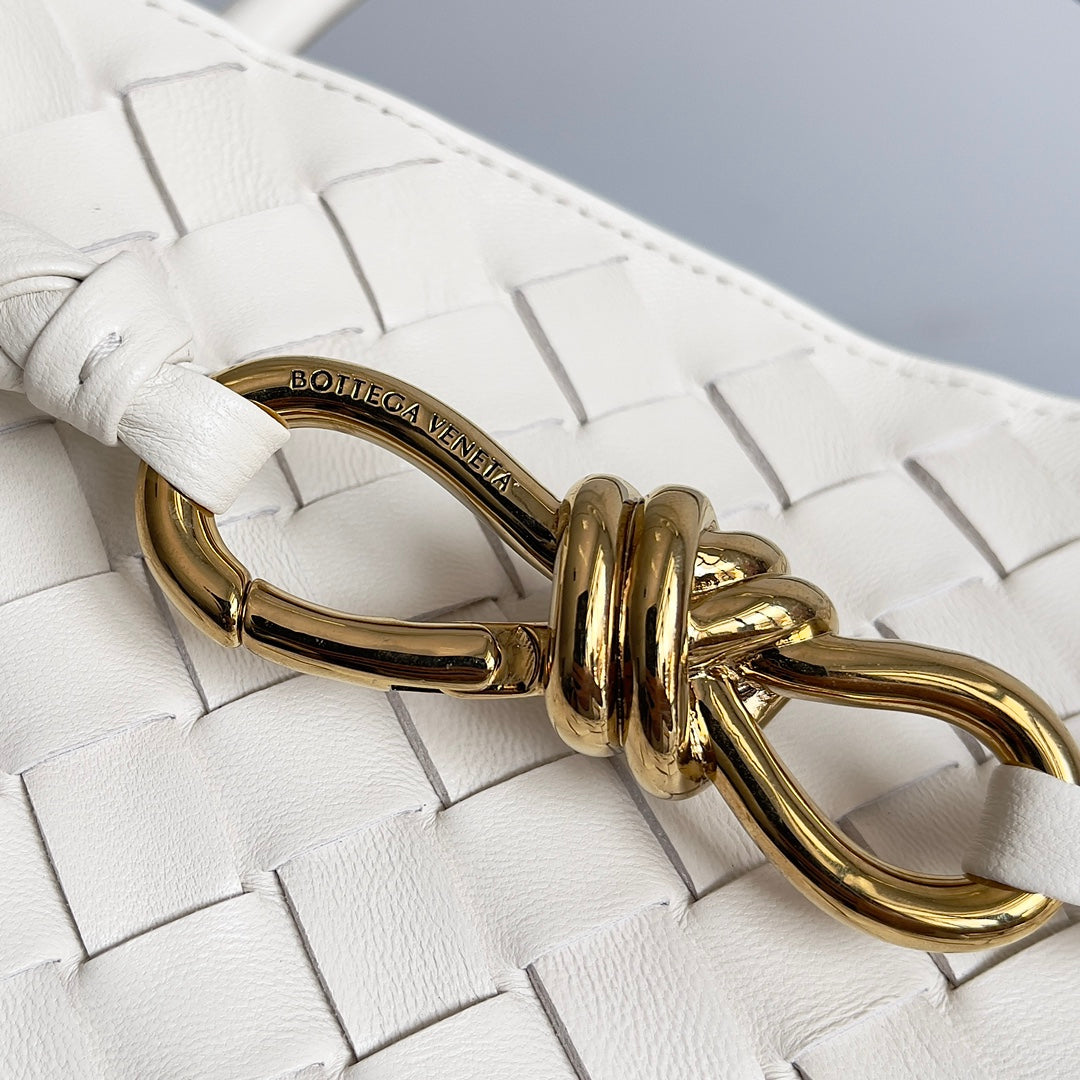 HANDLE BAG ANDIAMO 32 IN OFF WHITE LAMBSKIN