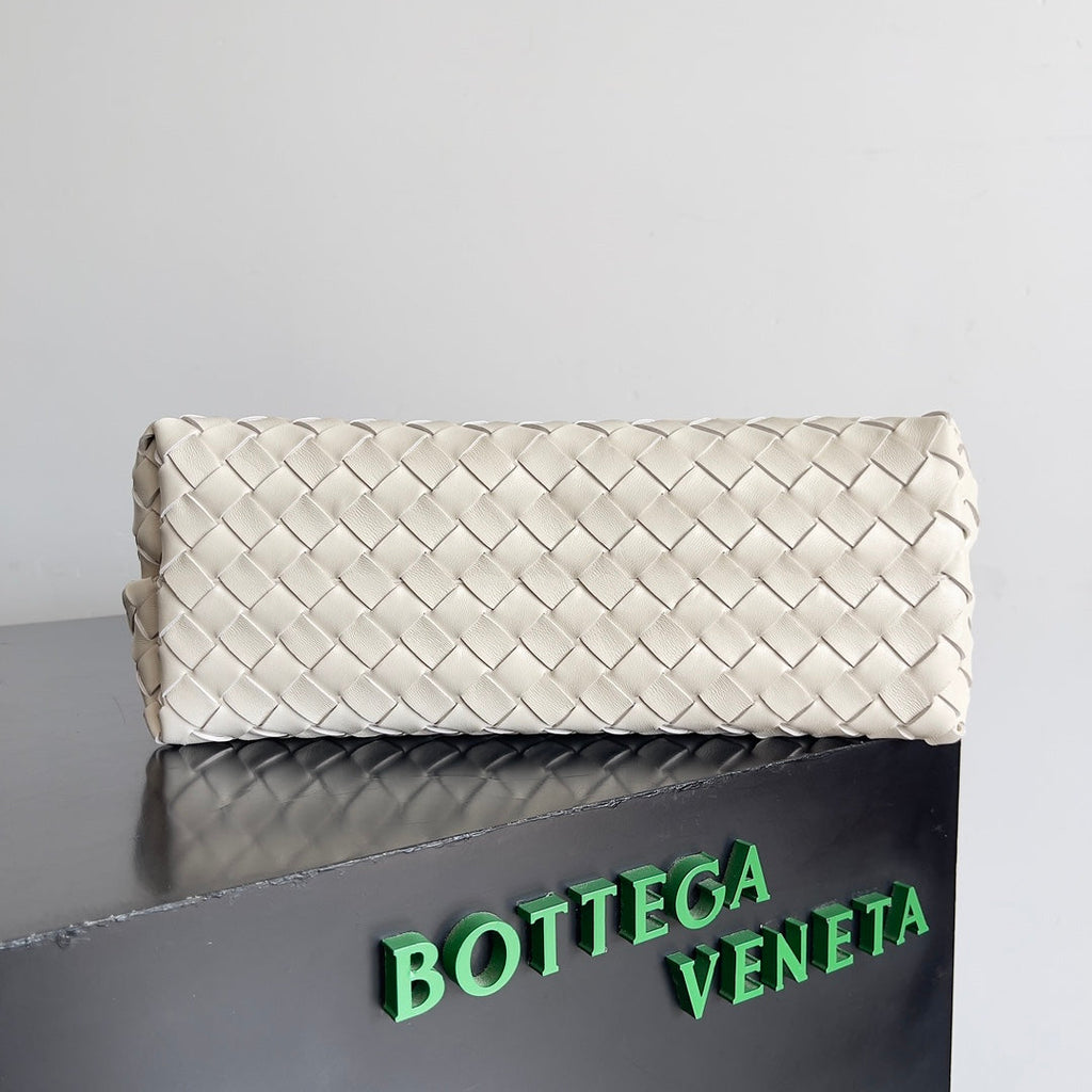 HANDLE BAG ANDIAMO 32 IN OFF WHITE LAMBSKIN