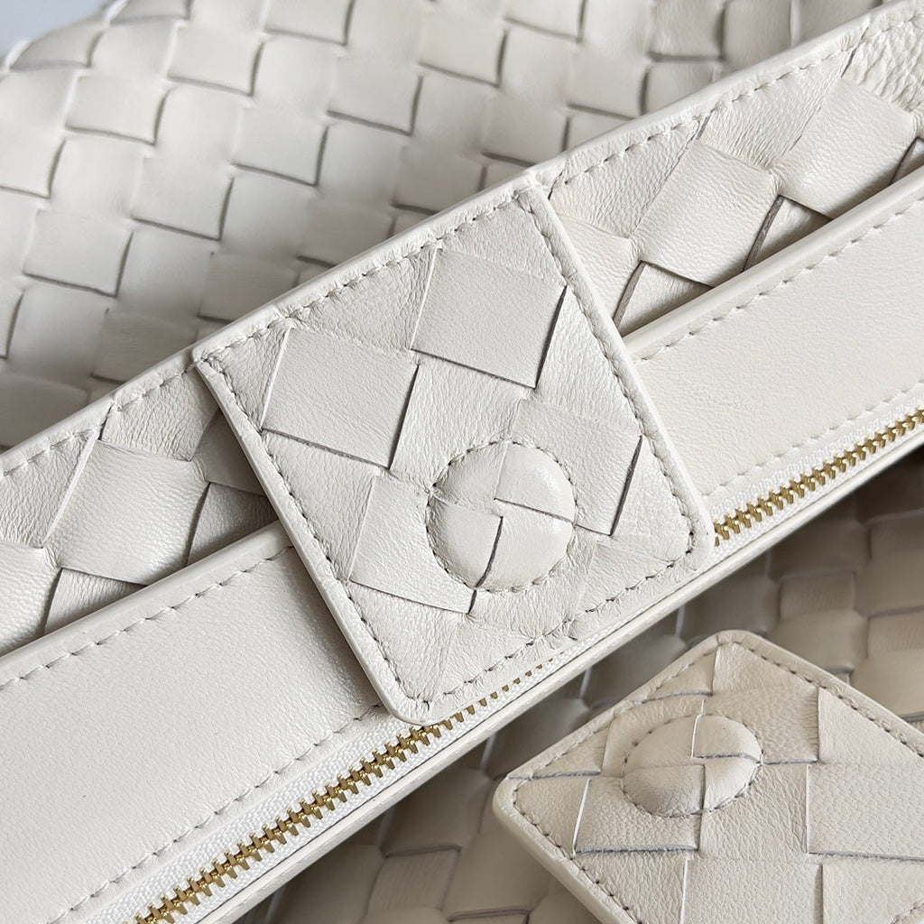 HANDLE BAG ANDIAMO 32 IN OFF WHITE LAMBSKIN