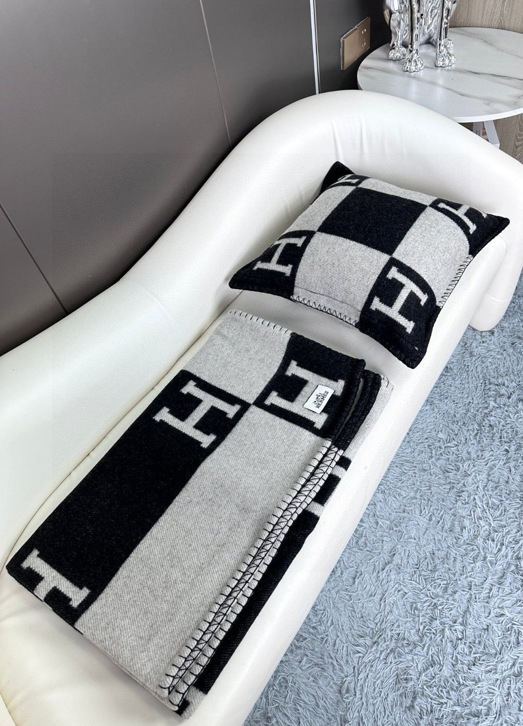AVALON THROW BLANKET 170 CM IN BLACK CASHMERE 294472