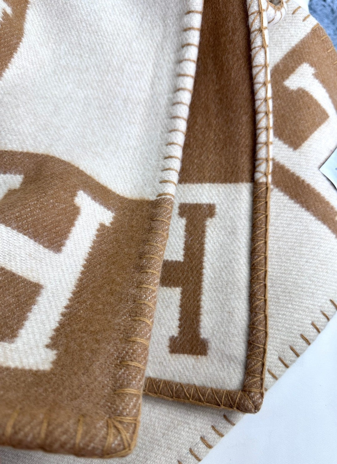 AVALON THROW BLANKET 170 CM IN CIDER BROWN CASHMERE 294473