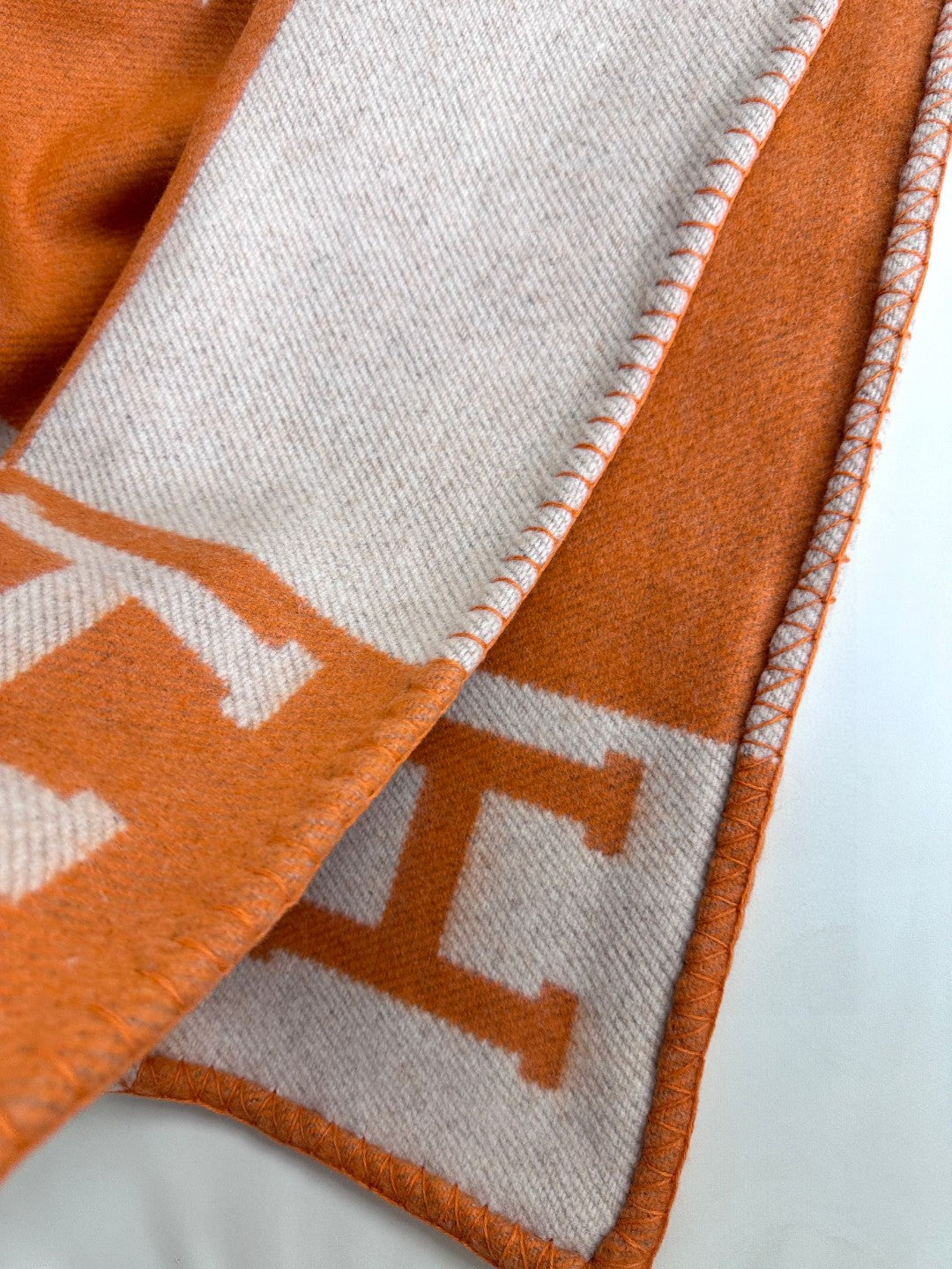 AVALON THROW BLANKET 170 CM IN TIGER ORANGE CASHMERE 294474