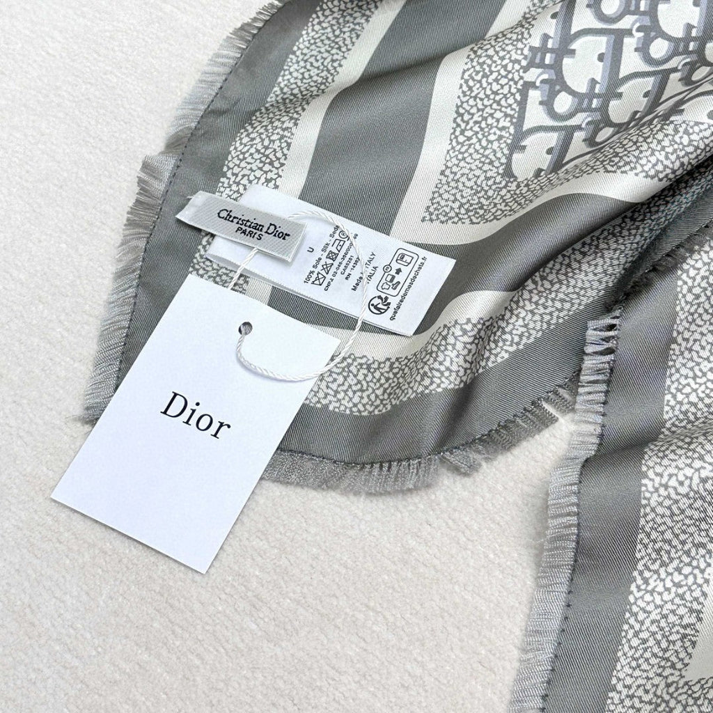 DIOR SCARF 70 CM IN SILK 600304