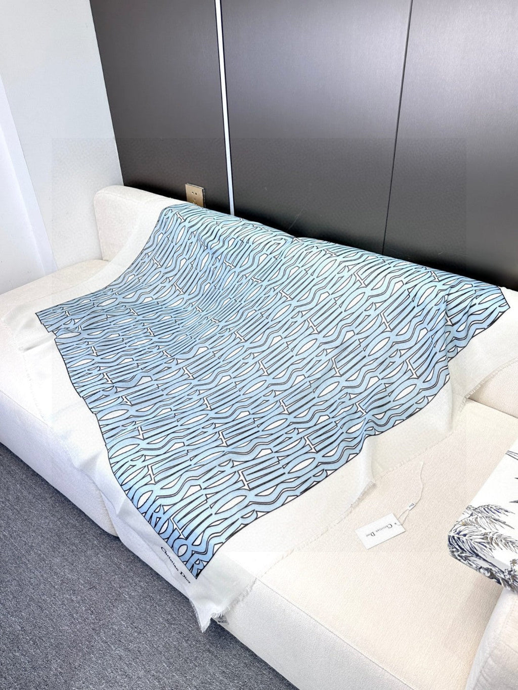 DIOR SCARF 180 CM IN SILK 654447