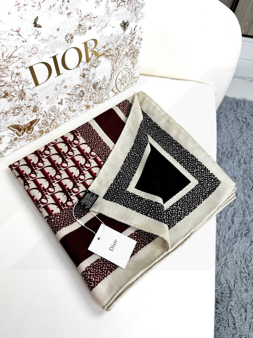 DIOR SCARF 140 CM IN CASHMERE-SILK BLEND 699255