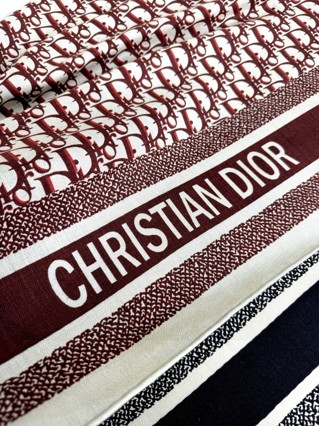 DIOR SCARF 140 CM IN CASHMERE-SILK BLEND 699255