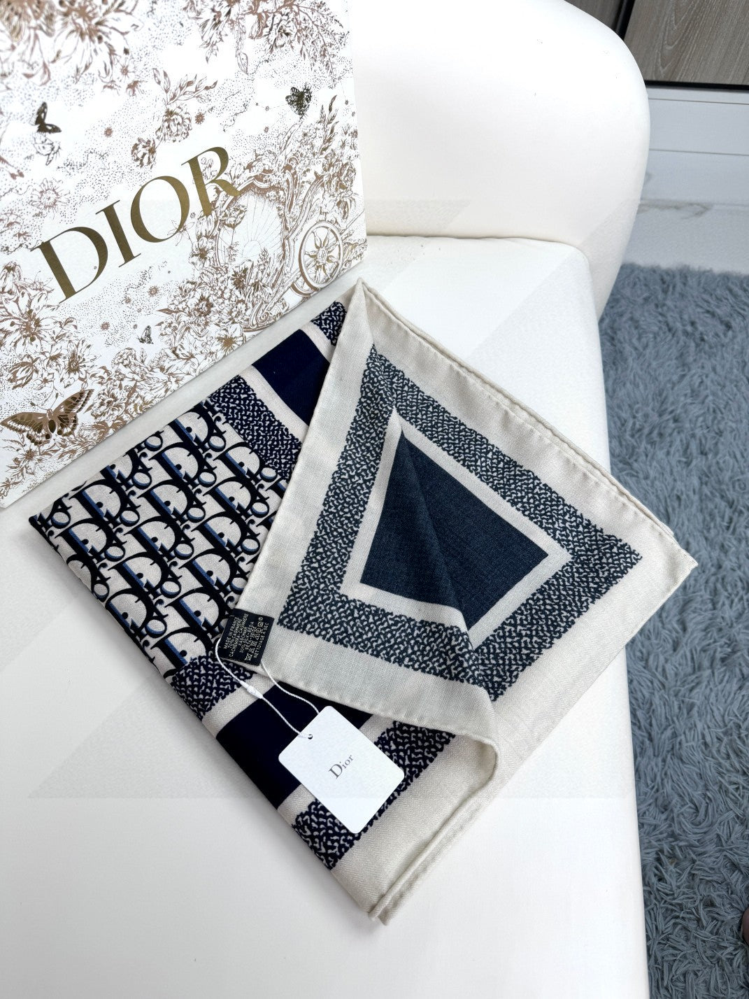 DIOR SCARF 140 CM IN CASHMERE-SILK BLEND 699256