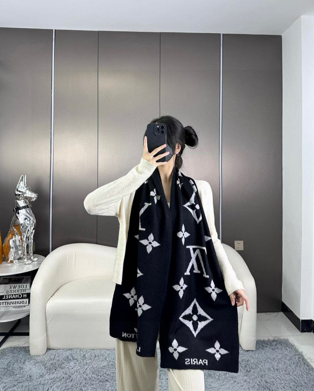 LV SCARF 180 CM IN CASHMERE 700777