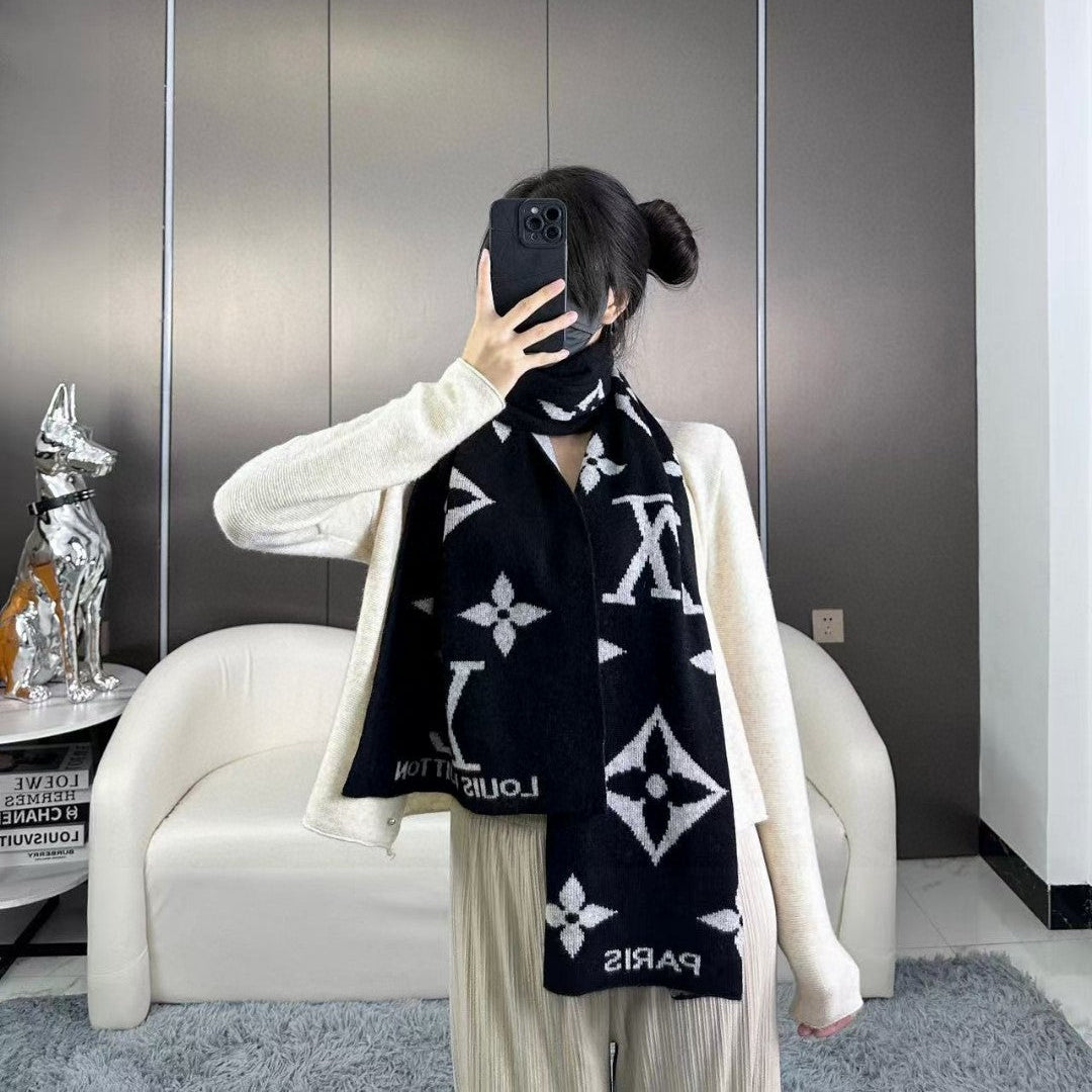LV SCARF 180 CM IN CASHMERE 700777