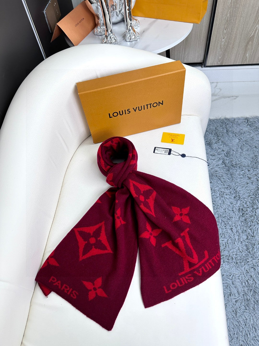 LV SCARF 180 CM IN CASHMERE 700780