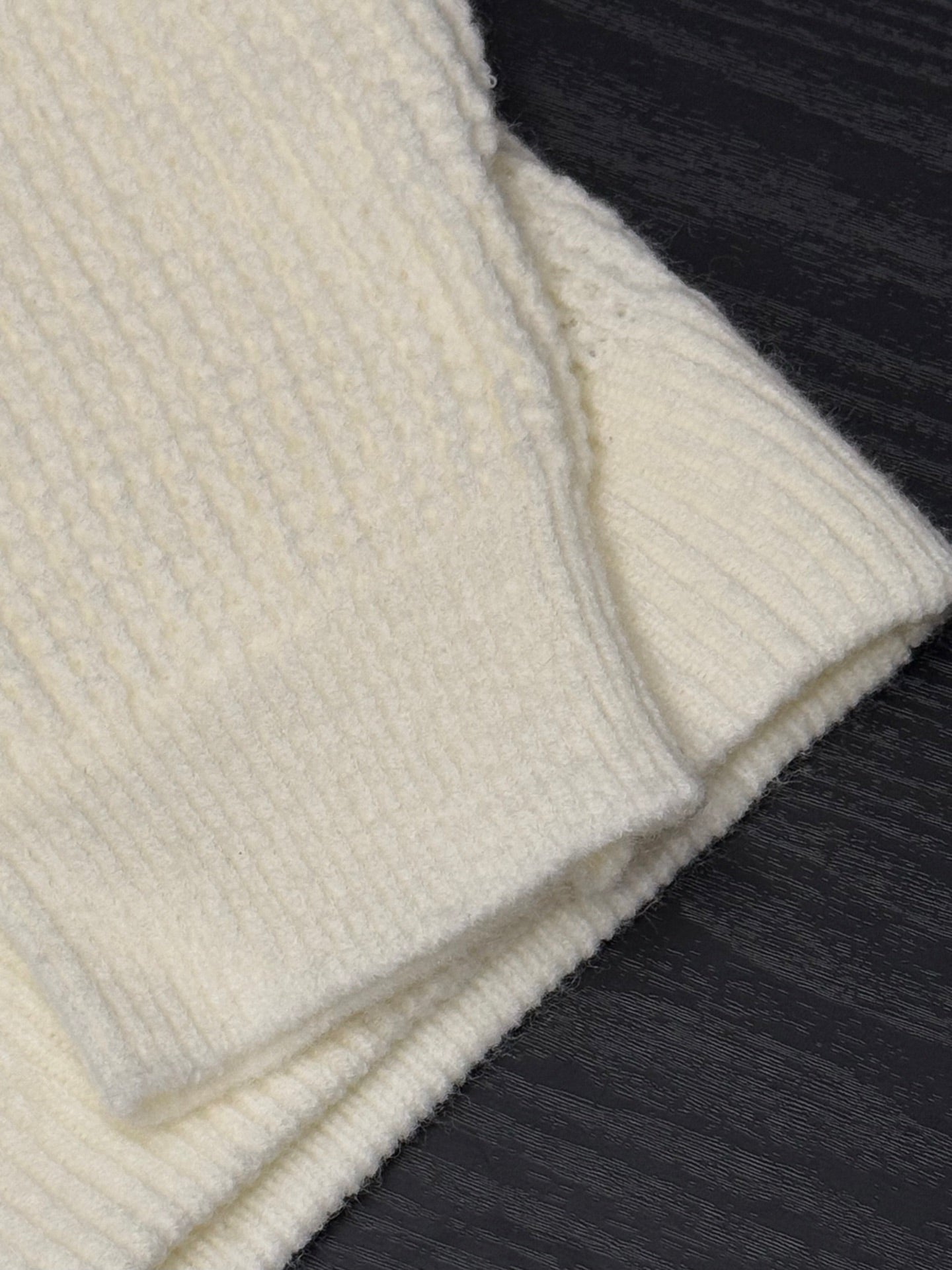 ALO KNIT CARDIGAN & SHORTS SET STYLE 31