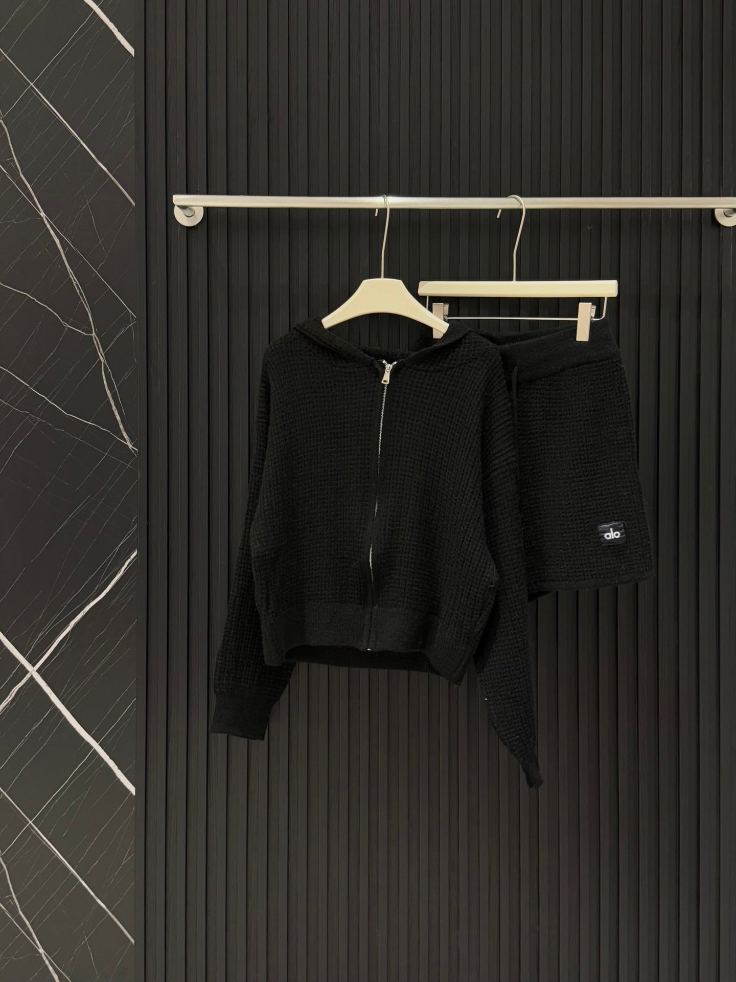 ALO KNIT CARDIGAN & SHORTS SET STYLE 32