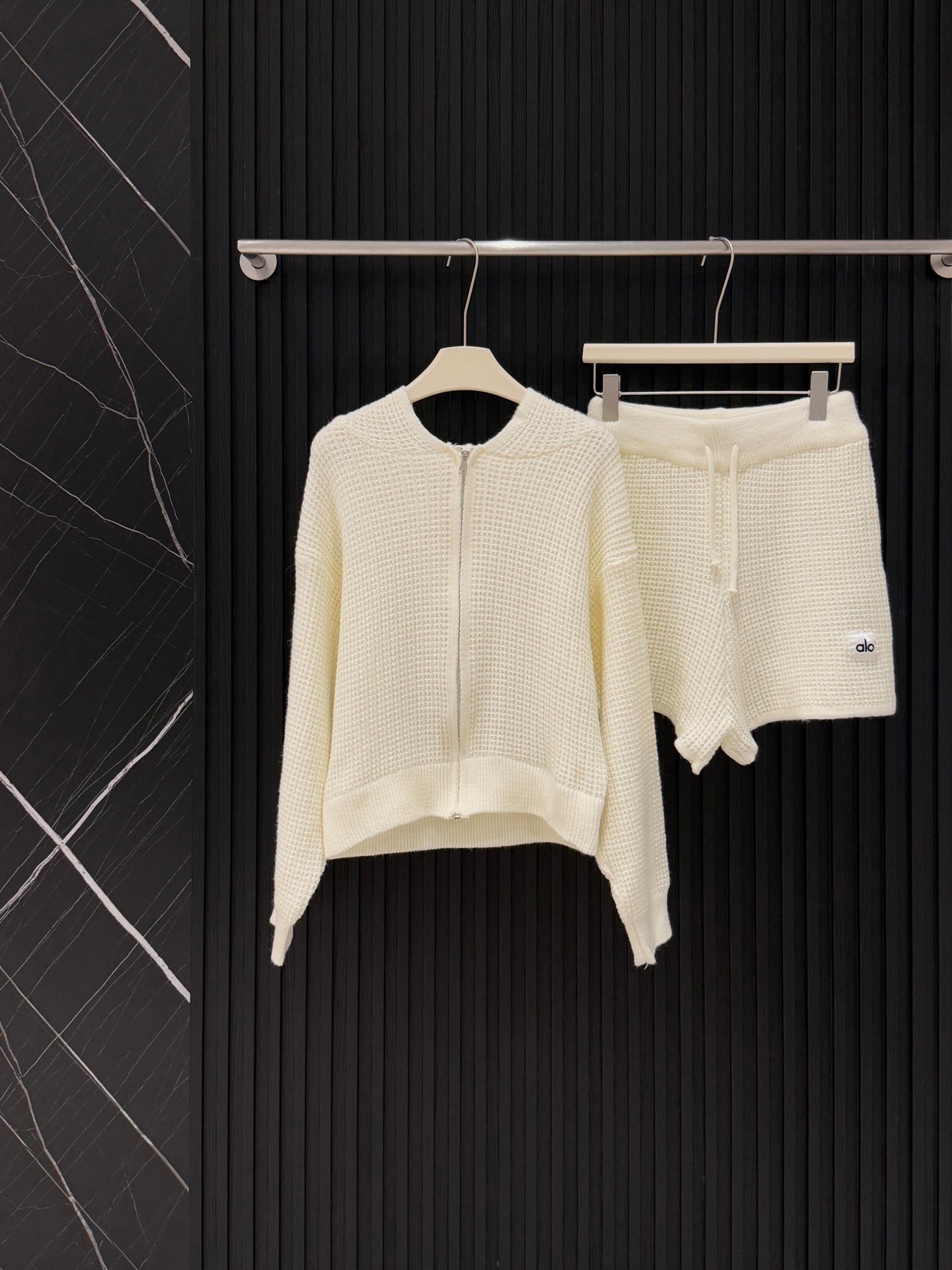 ALO KNIT CARDIGAN & SHORTS SET STYLE 31