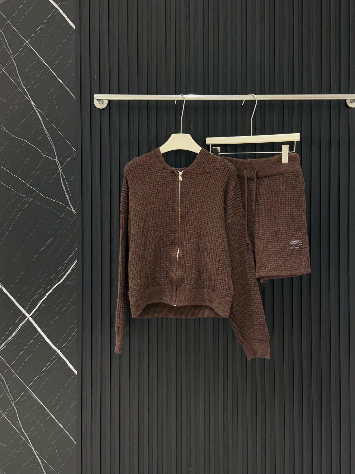 ALO KNIT CARDIGAN & SHORTS SET STYLE 34