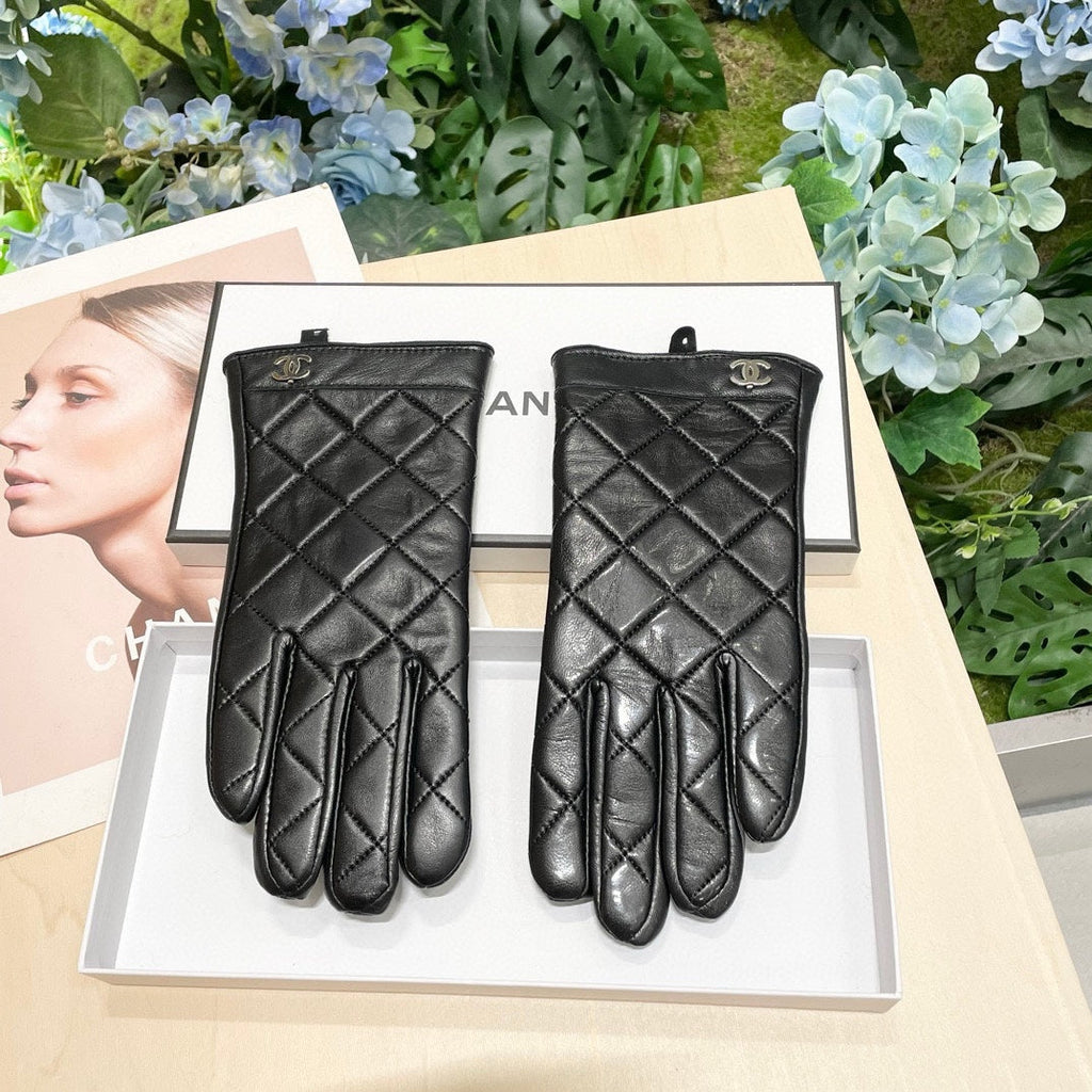 GLOVES IN BLACK CALFSKIN 462420