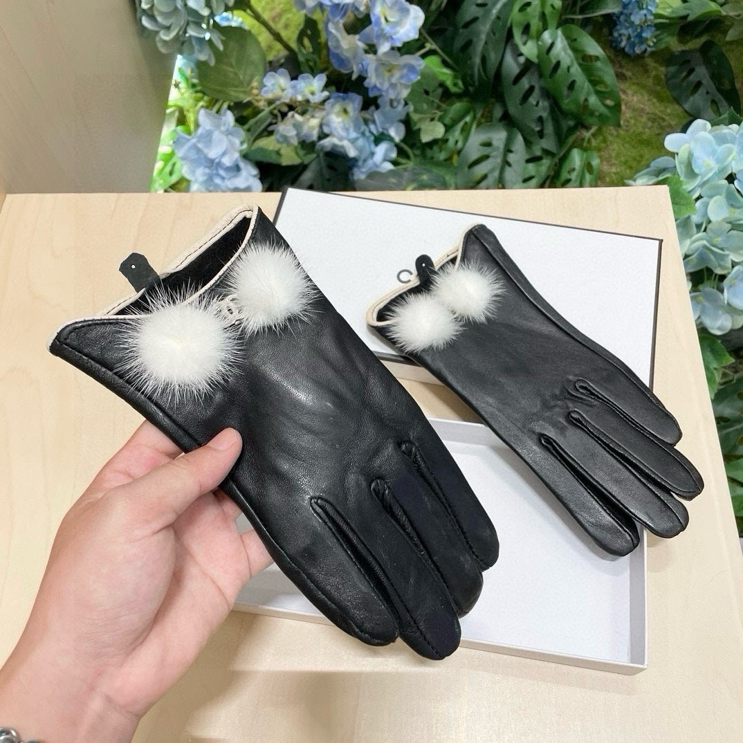 GLOVES IN BLACK LAMBSKIN WITH LAMB FUR 463823