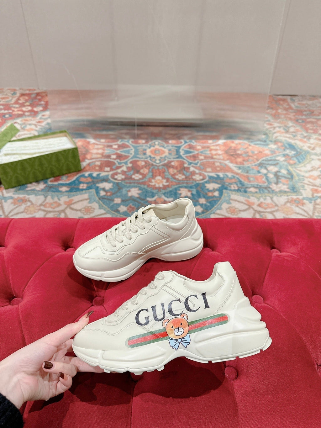 GG RHYTON TRAINER WHITE CALFSKIN WITH BEAR MOTIF