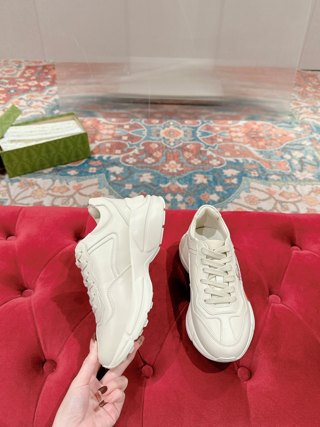 GG RHYTON LOGO TRAINER WHITE CALFSKIN WITH TIGER MOTIF