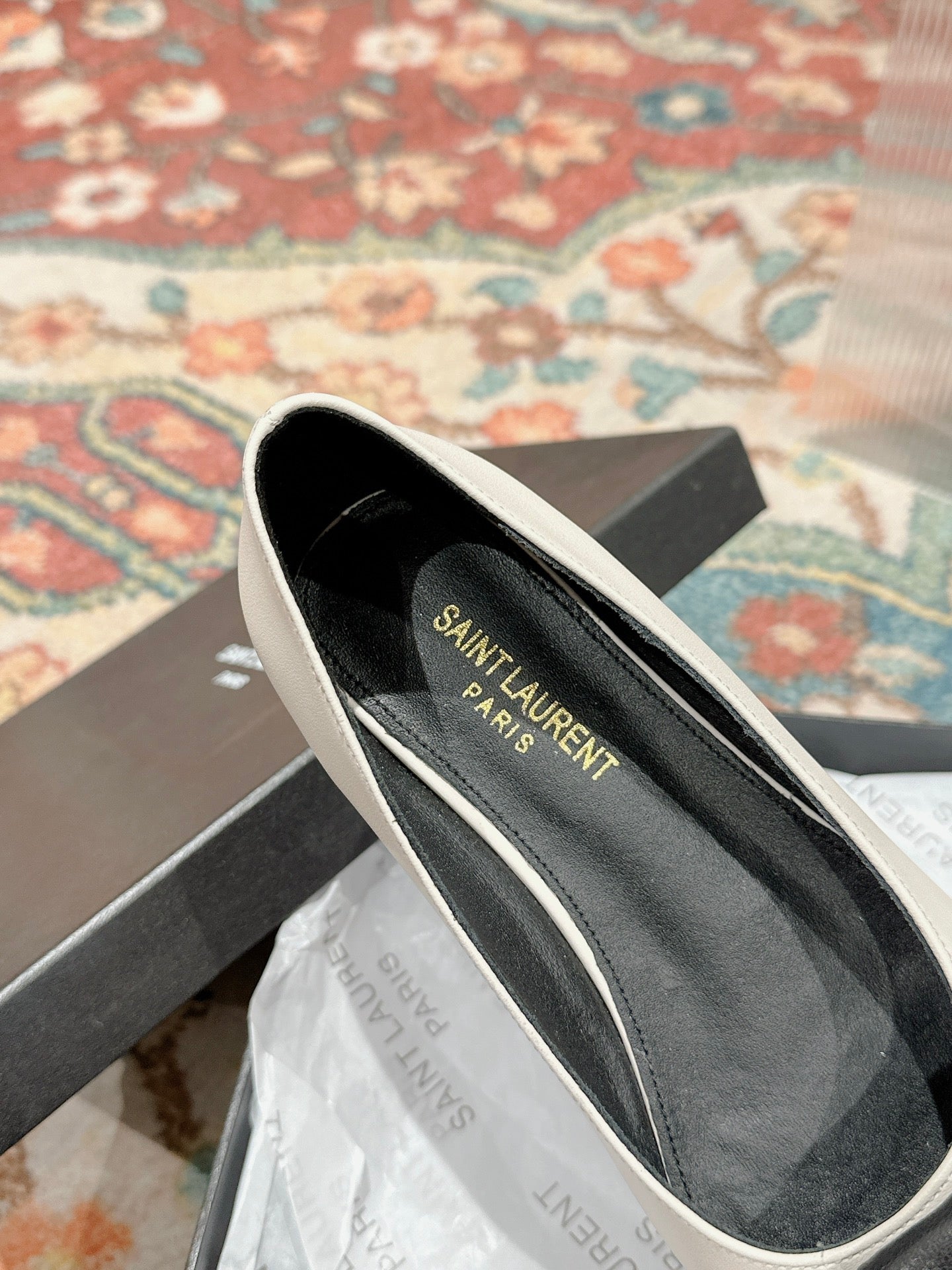 CASSANDRA BALLET FLAT IN WHITE MIX BLACK SMOOTH LAMBSKIN