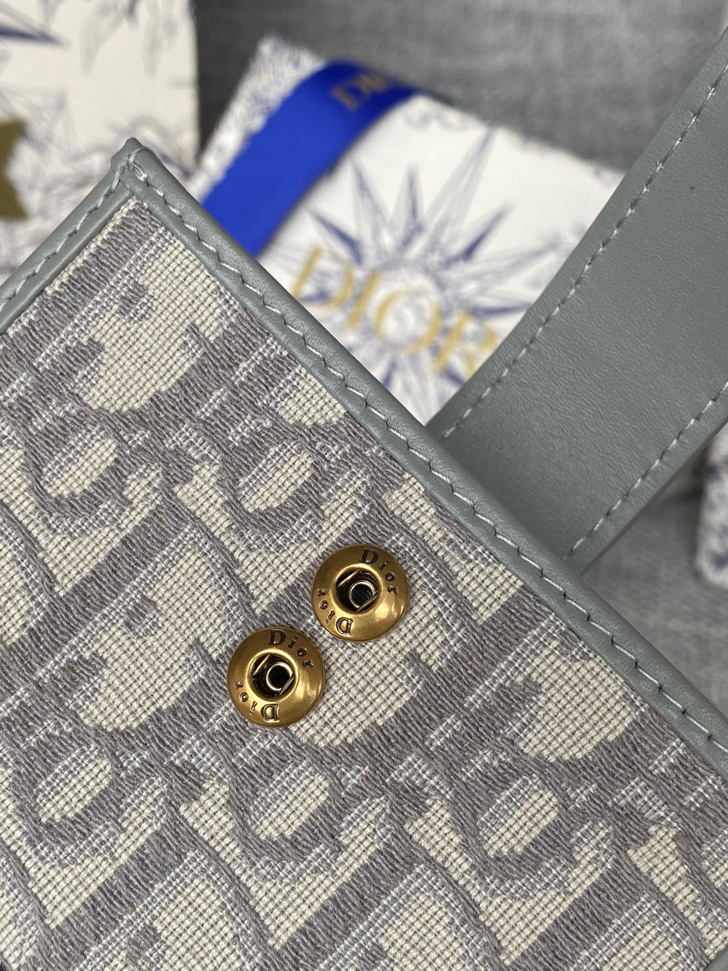 MONTAIGNE WALLET 11 IN OSLO GREY MONOGRAM OBLIQUE JACQUARD