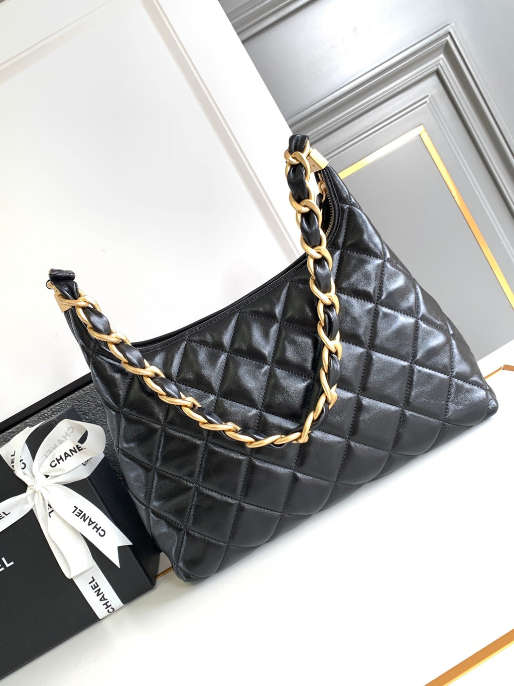 CHANEL 25S HOBO BAG 32 CM IN BLACK LAMBSKIN WITH GOLD HARDWARE