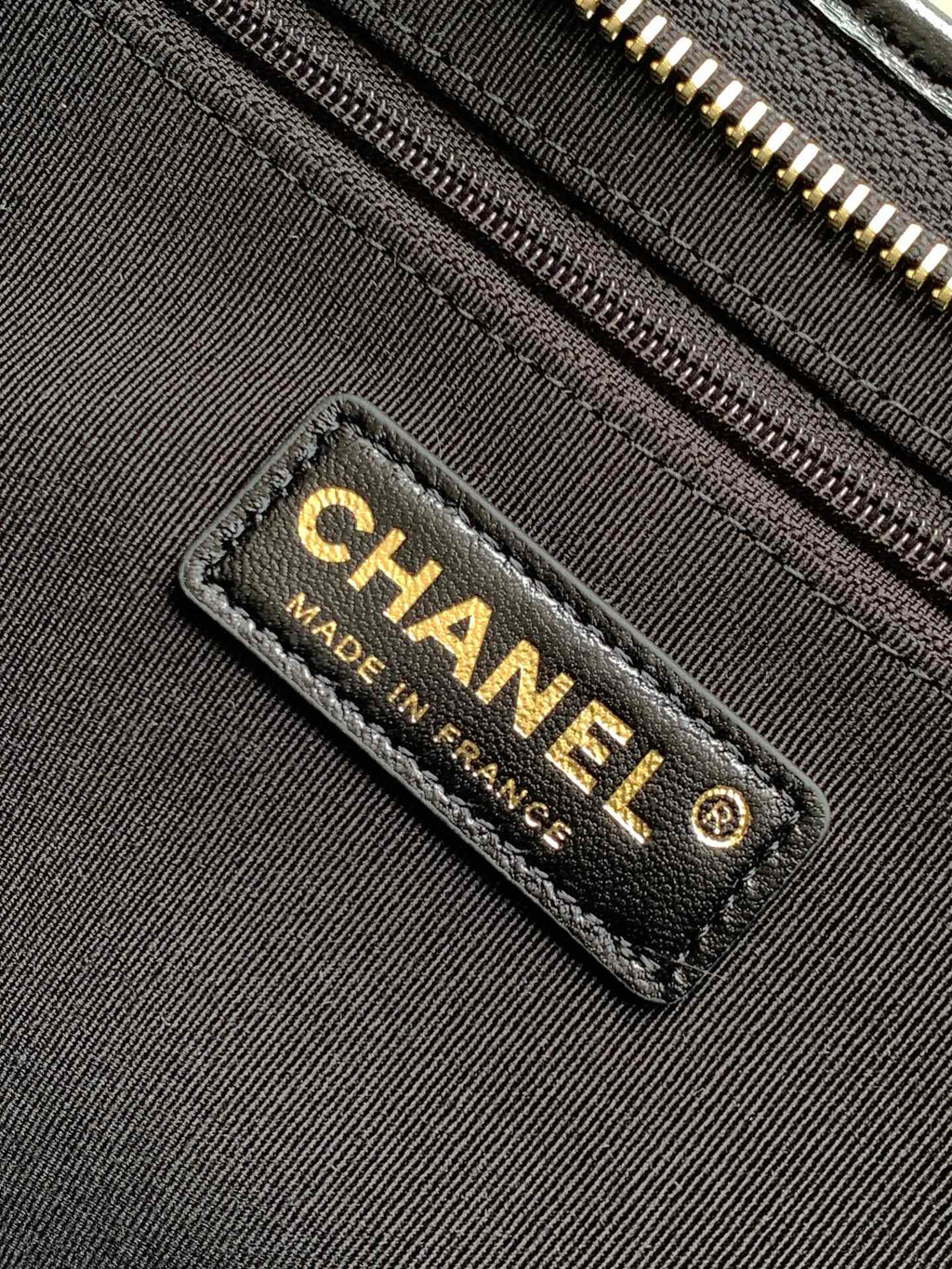 CHANEL 25S HOBO BAG 32 CM IN BLACK LAMBSKIN WITH GOLD HARDWARE