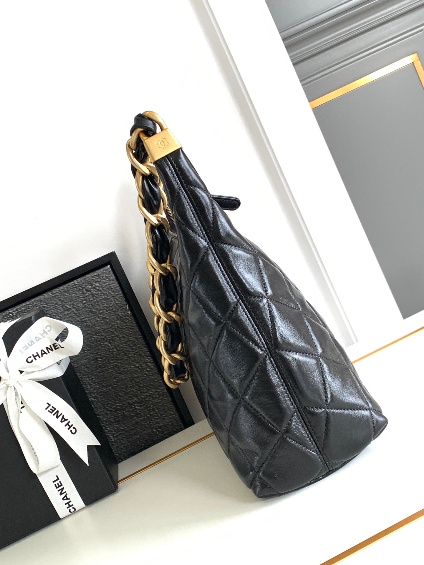 CHANEL 25S HOBO BAG 32 CM IN BLACK LAMBSKIN WITH GOLD HARDWARE