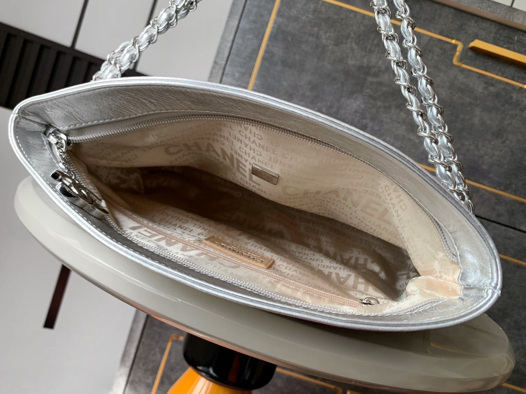 CHANEL 25S HOBO BAG 30 CM IN SILVER SMOOTH CALFSKIN