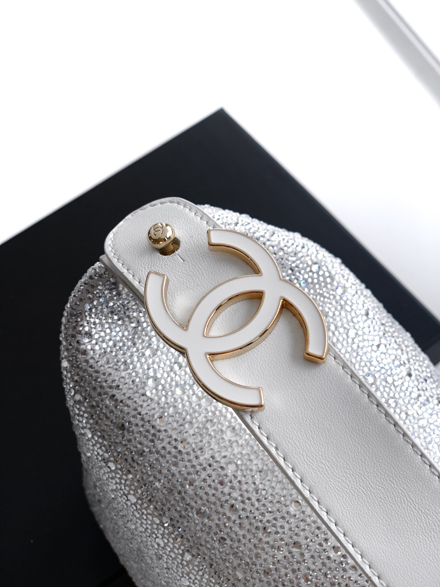 CHANEL 25S SHOPPING BAG 18 CM IN SILVER RHINESTONE-STUDDED