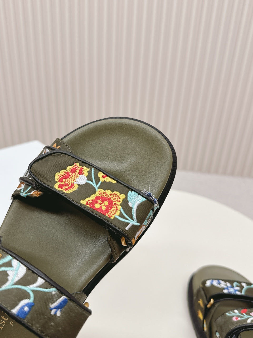 DIOR BACK-STRAP SANDALS 25S IN MOSS GREEN CALFSKIN EMBROIDERED WITH PETITES FLEURS