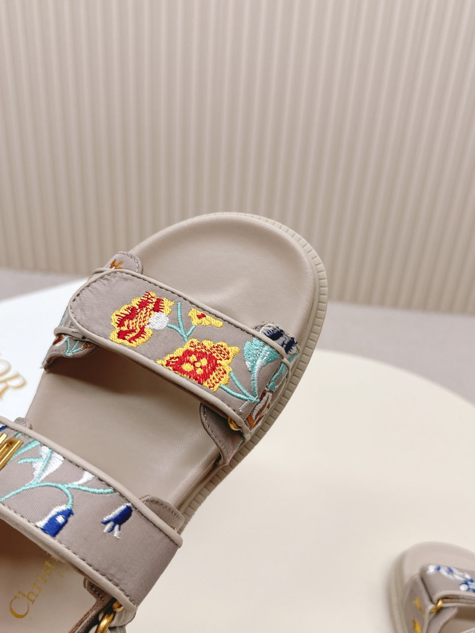 DIOR BACK-STRAP SANDALS 25S IN BEIGE CALFSKIN EMBROIDERED WITH PETITES FLEURS