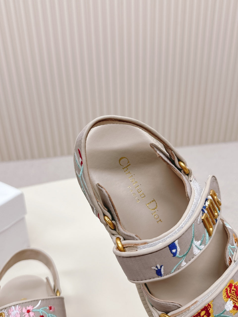 DIOR BACK-STRAP SANDALS 25S IN BEIGE CALFSKIN EMBROIDERED WITH PETITES FLEURS