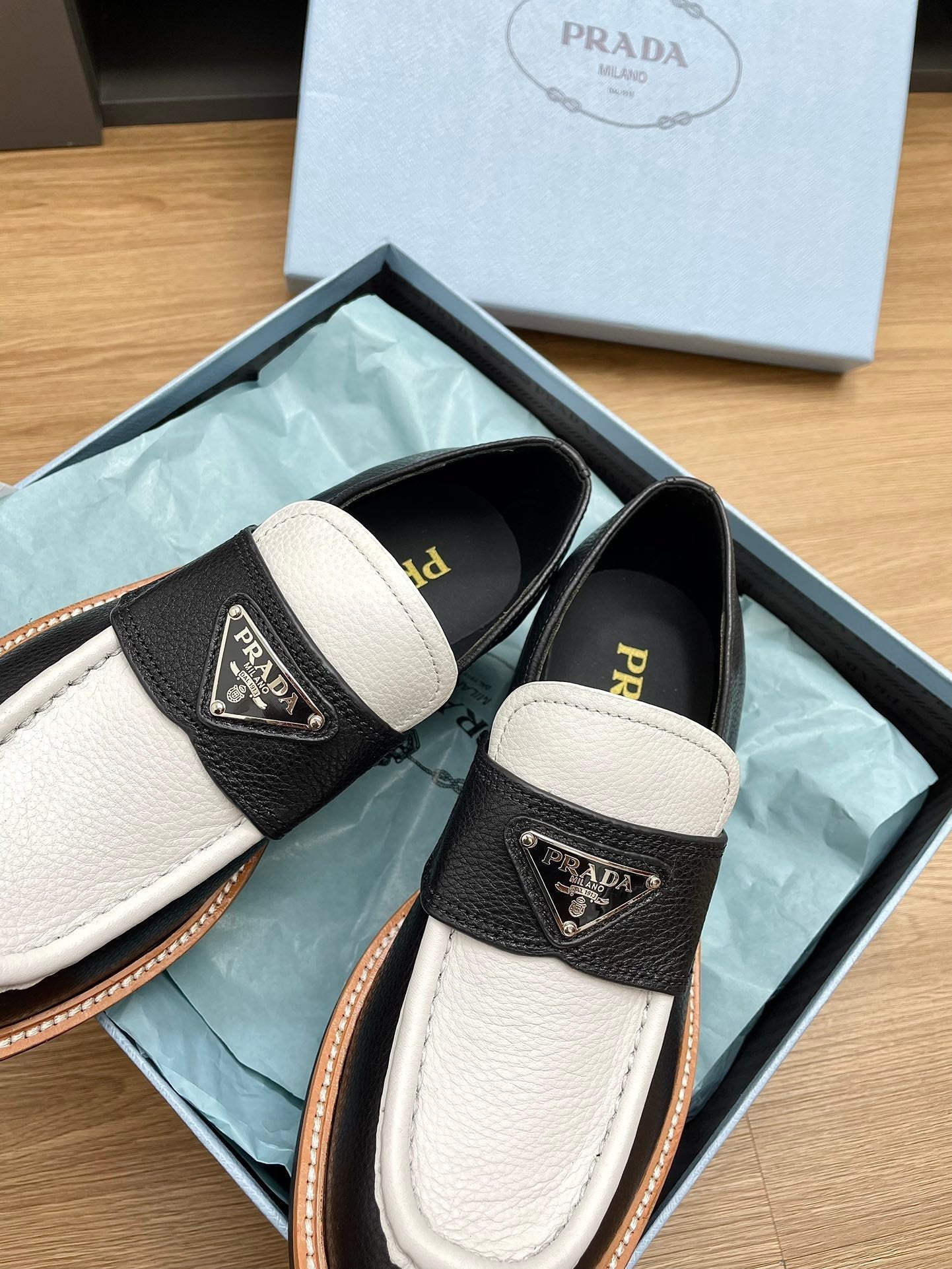 PRA CHOCOLATE LOAFERS BLACK AND WHITE CALFSKIN