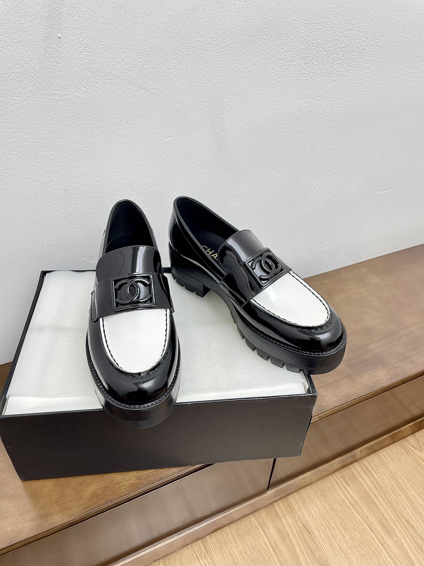 LOAFER BLACK MIX WHITE CALFSKIN