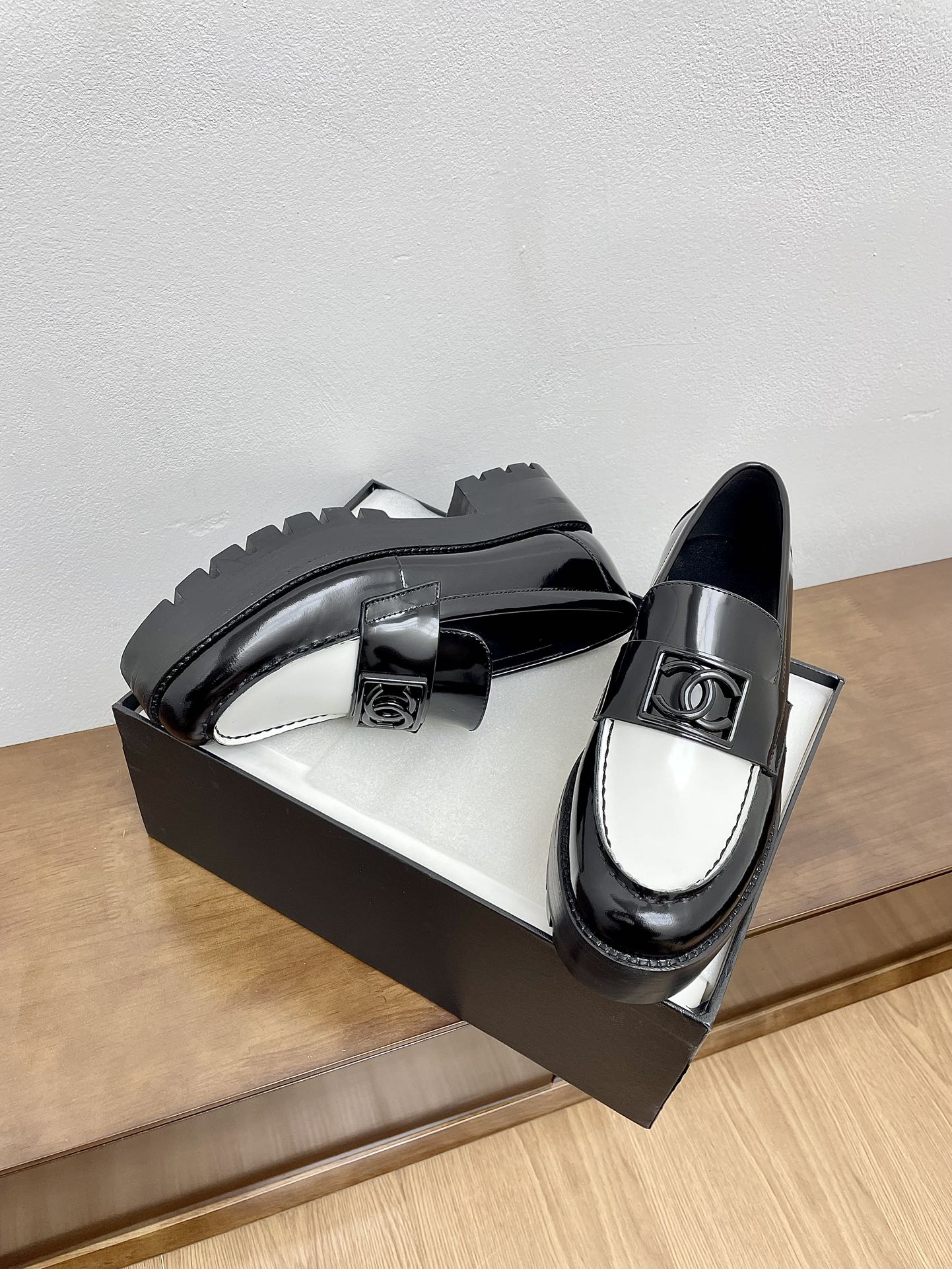 LOAFER BLACK MIX WHITE CALFSKIN