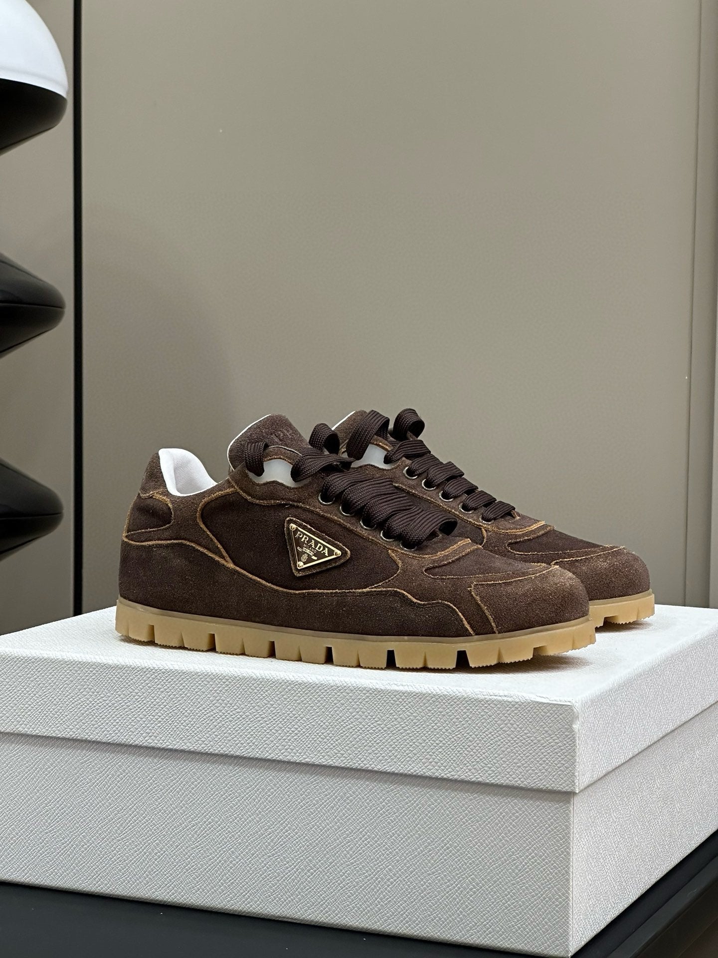 PRA TRAIL FADED SUEDE SNEAKERS BROWN