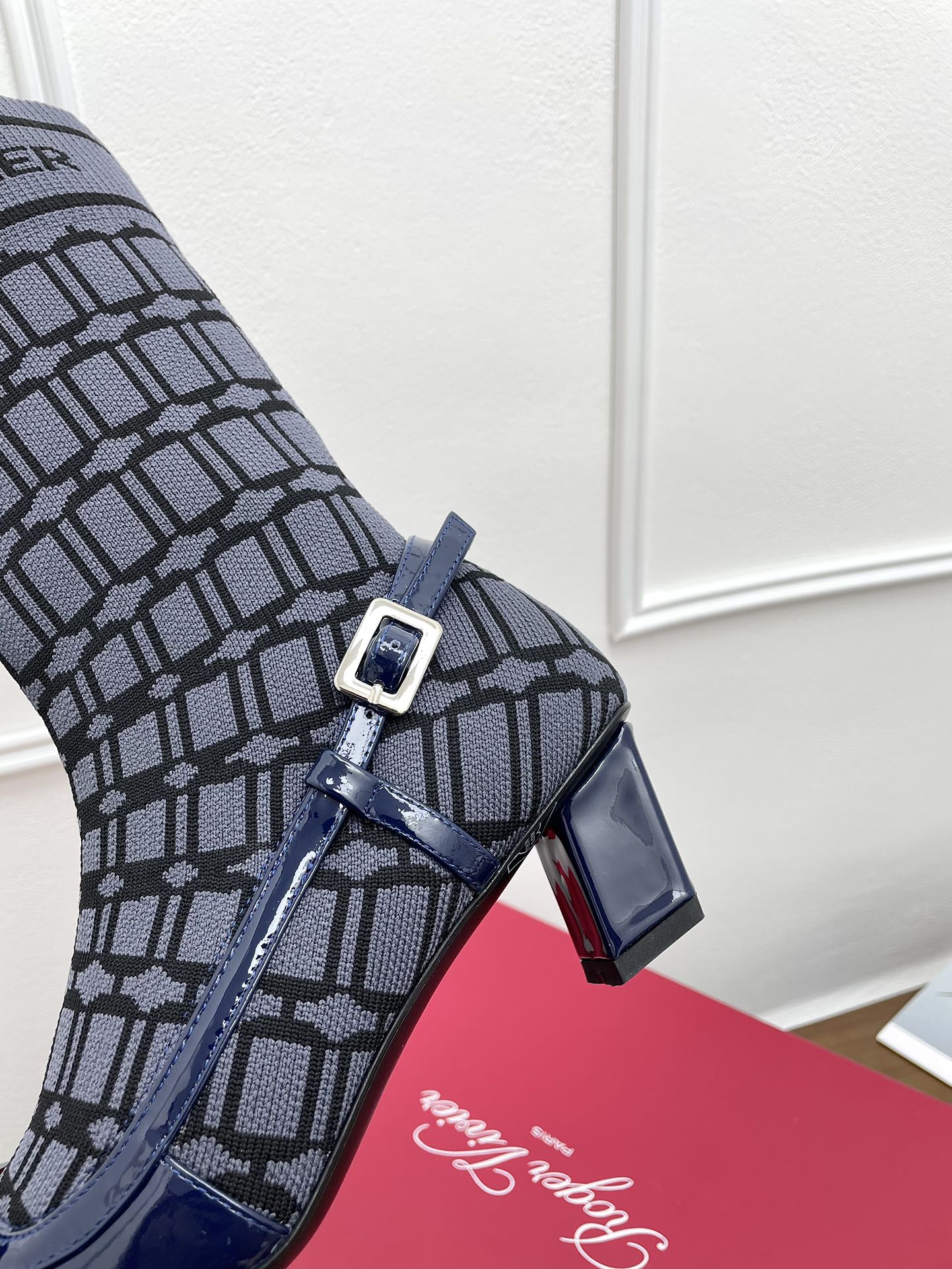 BELLE VIVIER SOCK LACQUERED BUCKLE ANKLE BOOTS IN NAVY BLUE CALFSKIN AND TECHNICAL FABRIC