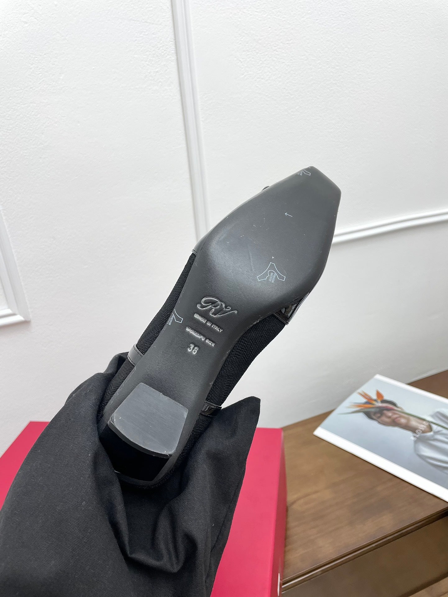 BELLE VIVIER SOCK LACQUERED BUCKLE ANKLE BOOTS IN BLACK PATENT CALFSKIN SOCK UPPER FABRIC