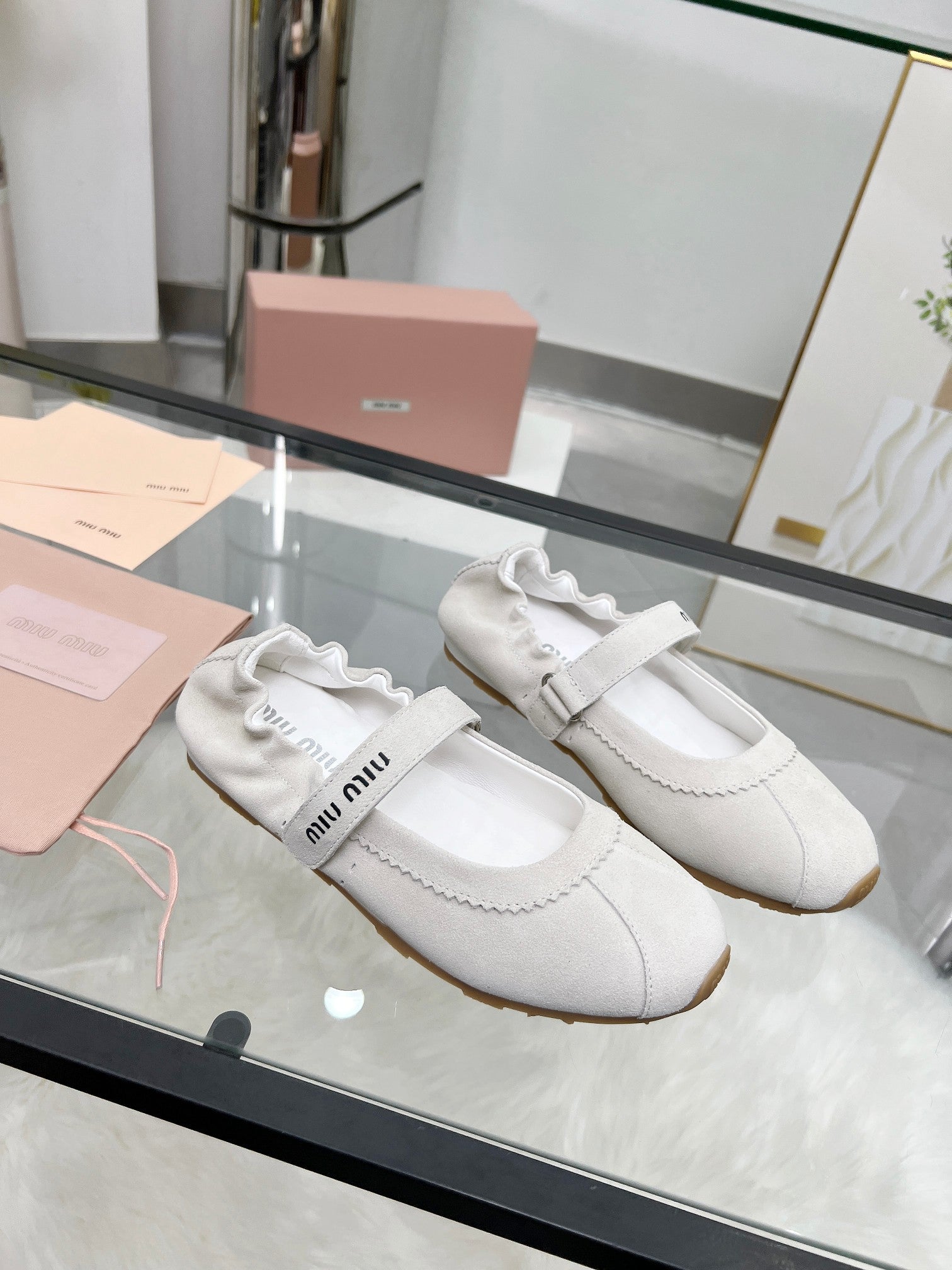RUCHES NAPPA BALLERINAS IN OFF WHITE SUEDE